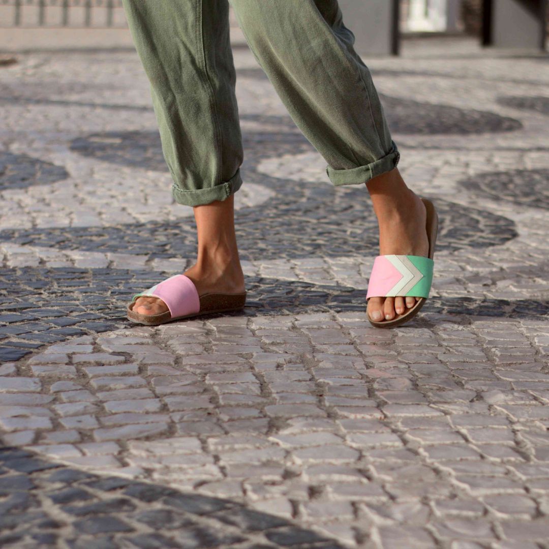 Fünve rosa Pantoletten Sandalen mit Fußbett, Mint, Rosa, Beige