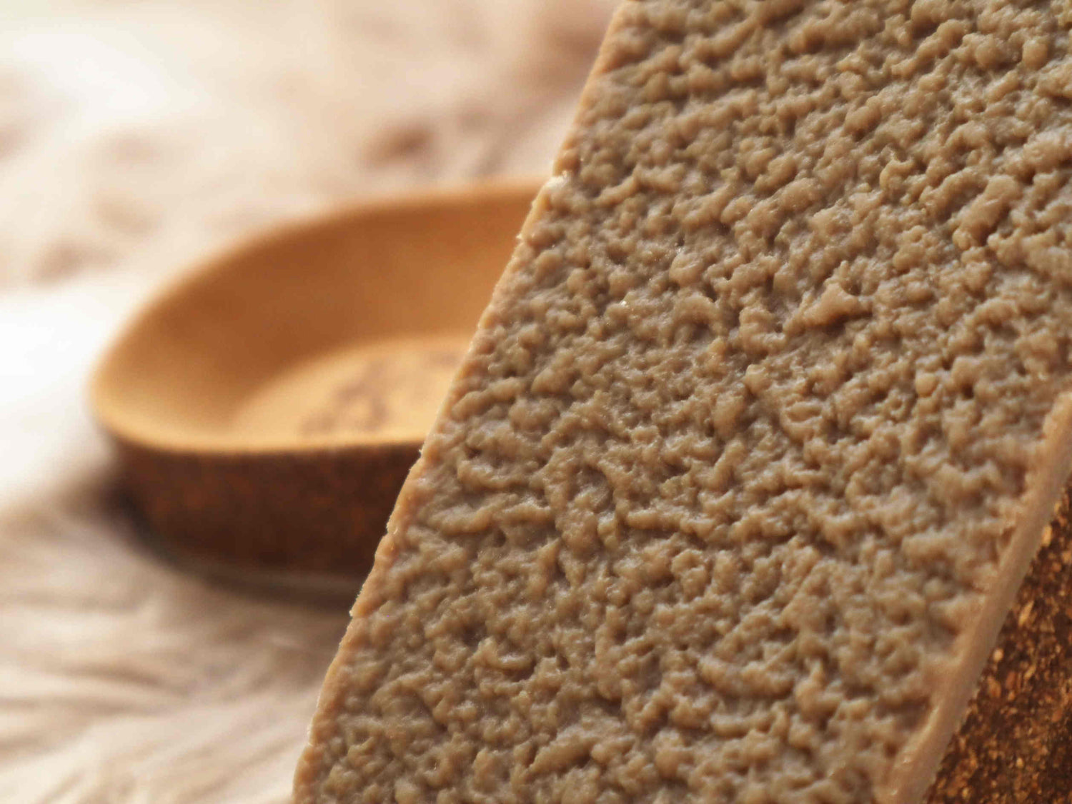 Fünve Pantolette Slides Sandale mit rutschfester Gummisohle in Krepp