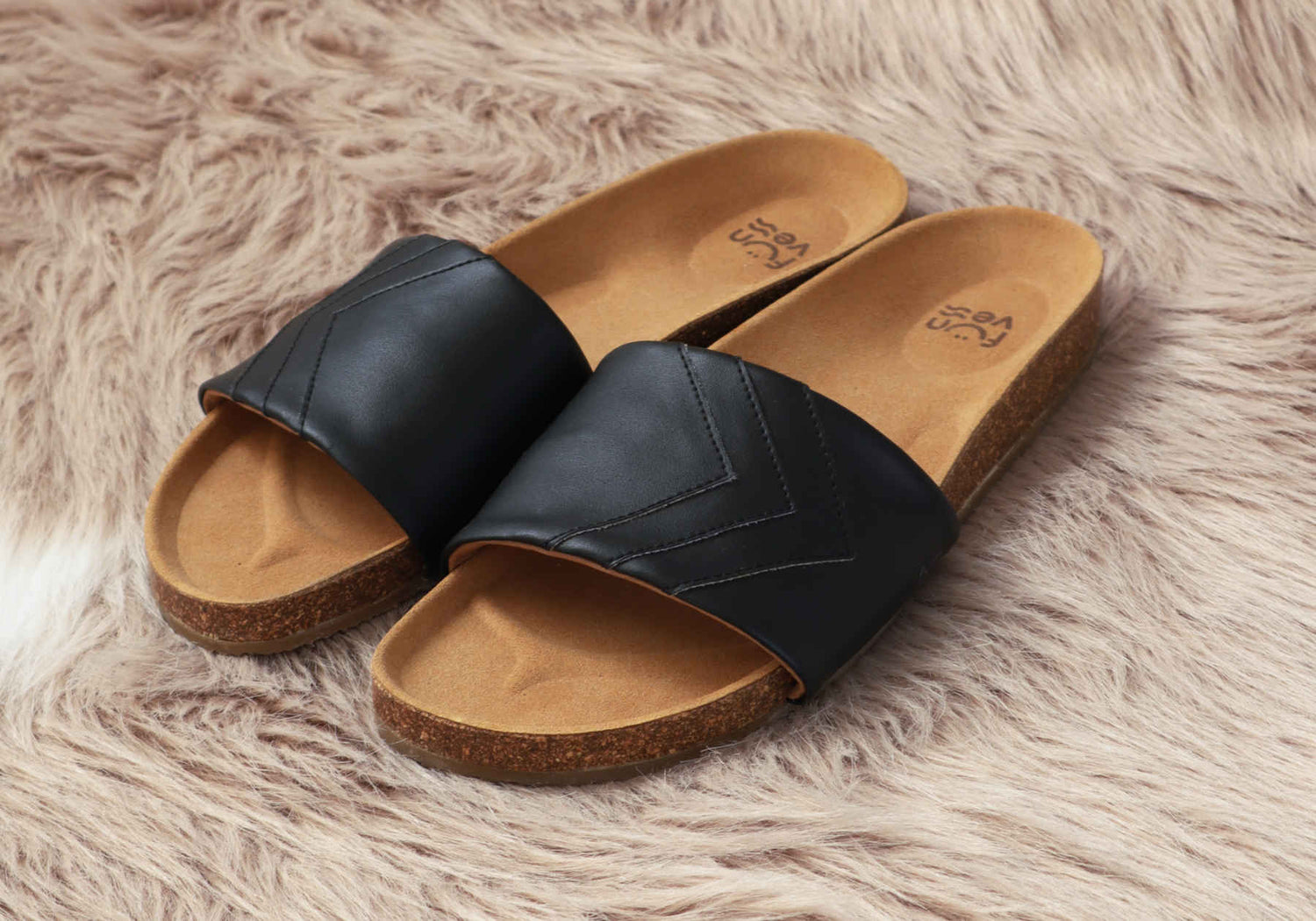 Fünve Pantolette mit Kork-Latex Fußbett