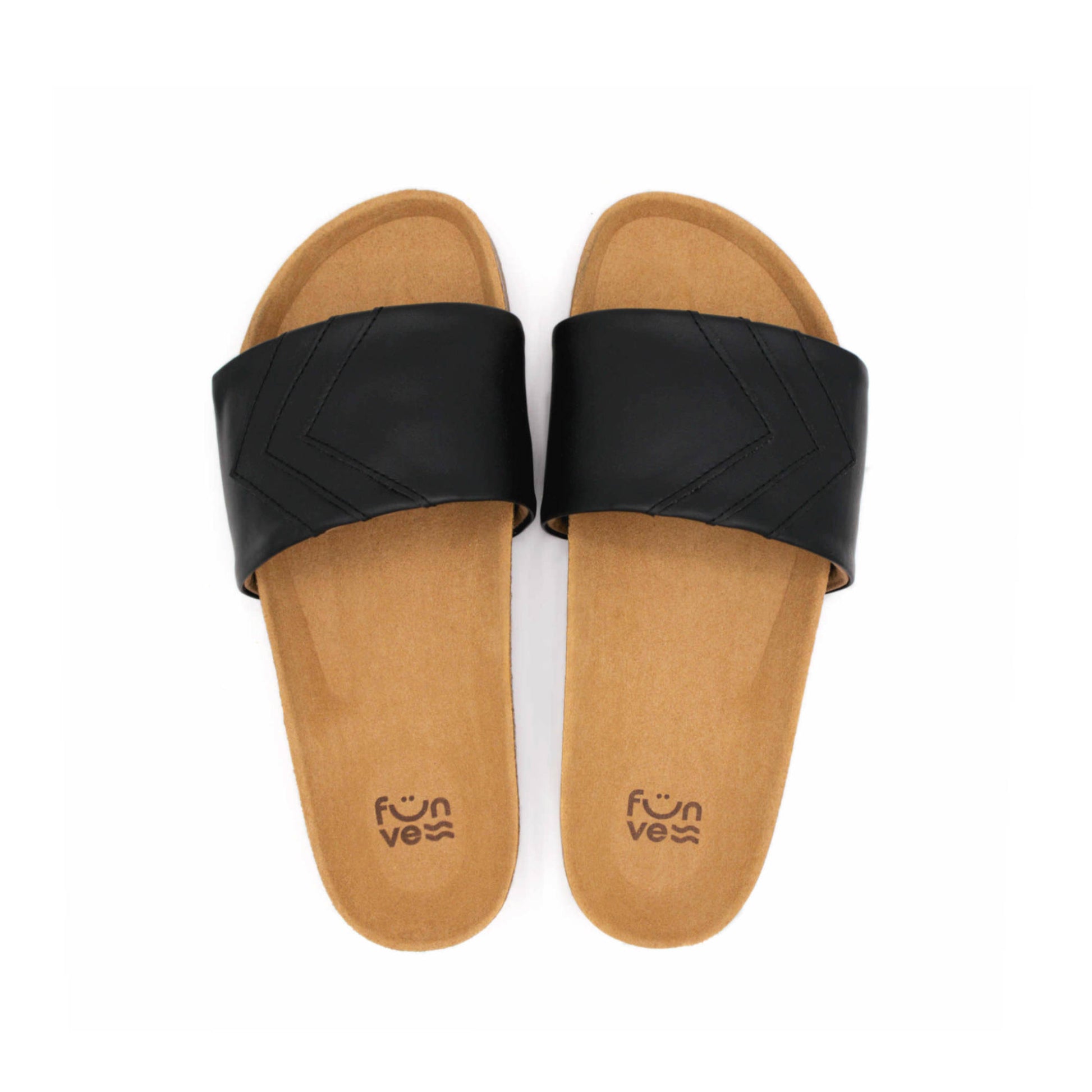 Schwarze Sandalen; vegan mit Fußbett; monochrom einfarbig; Marke Fünve; Modell Yin; Vogelperspektive