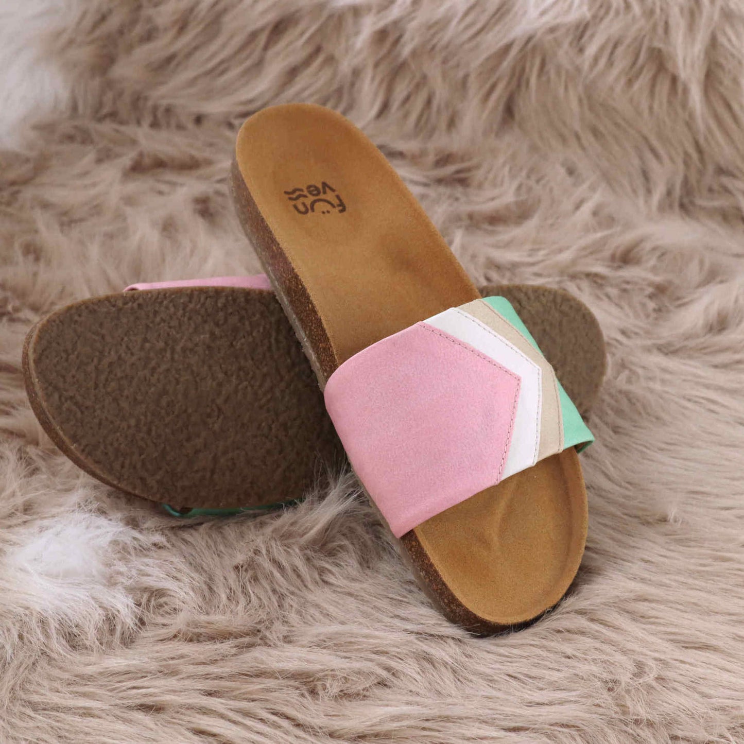 Rosa Hauspantolette mit bequemen Fußbett, vegan, Baumwolleder, flexibel, weich, Marke: Fünve, Modell: Strawberry